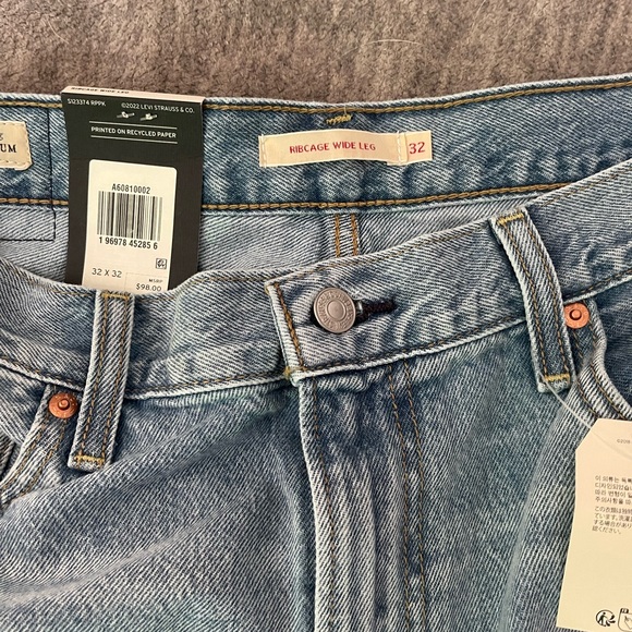Brand new with tags Levi Strauss & Company jeans. Wide leg. High waisted. Denim. - Picture 6 of 7